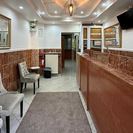 אוברווילייה Hotel Victor Hugo מראה חיצוני תמונה